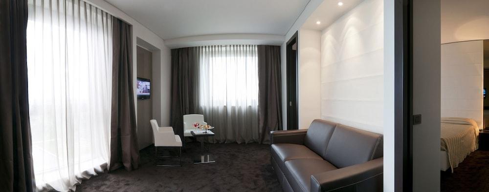 Parco Dei Principi Congress & Hotel 4*